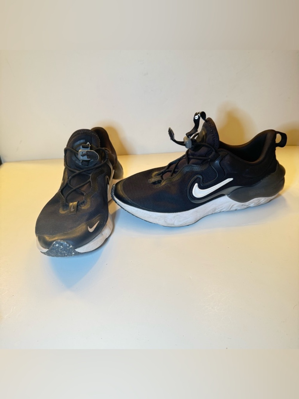 Nike Black and White Athletic Sneakers with Quick-Lace